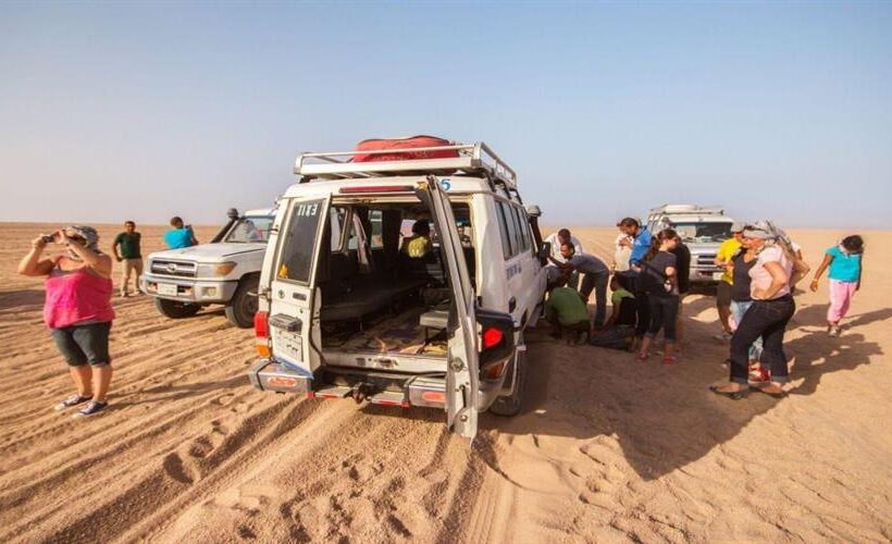 Jeep-Wüstensafari im Allradfahrzeug, Abendessen und Show in Hurghada